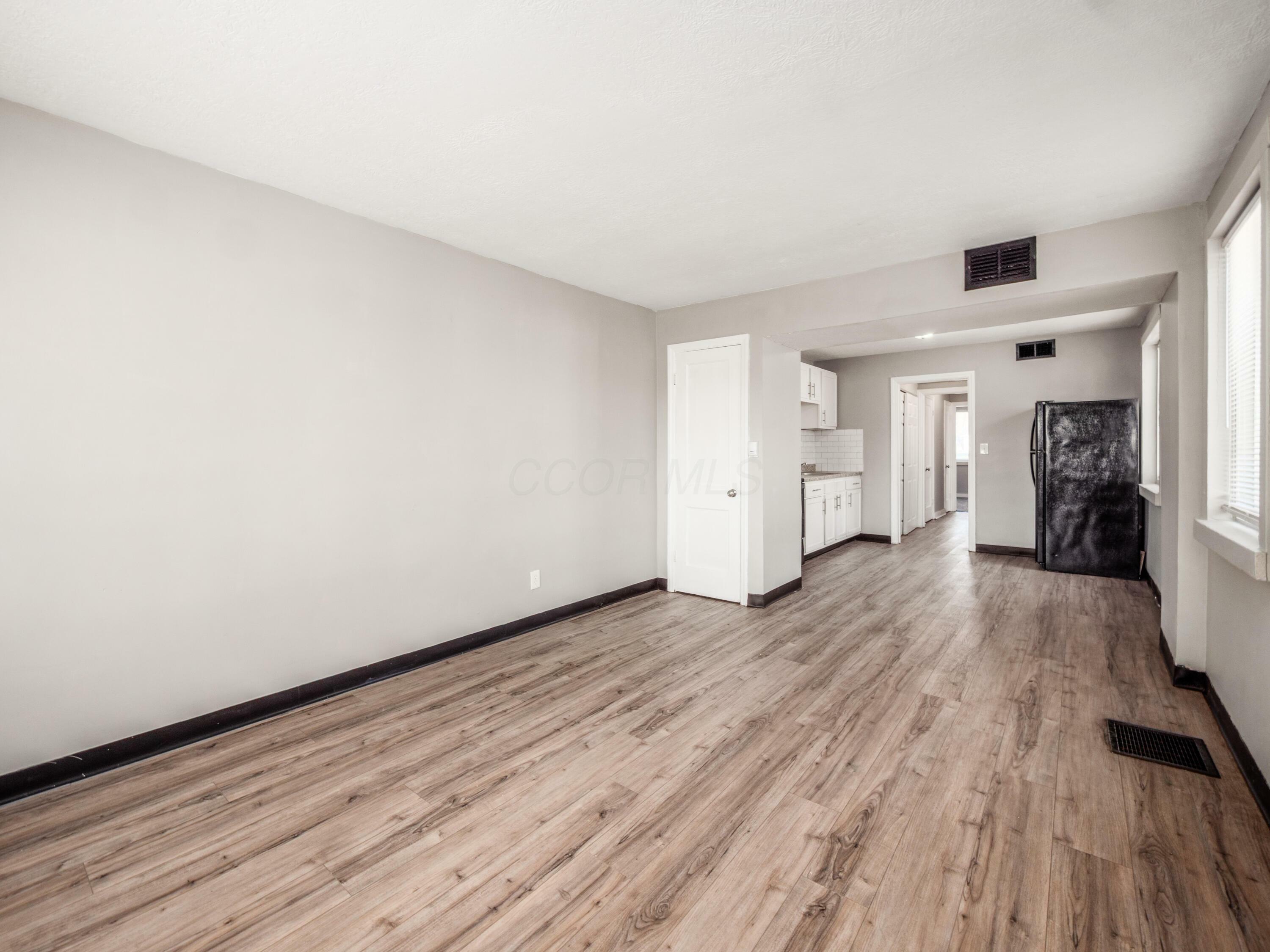 Property Photo: 1050-1052 Loretta Avenue OH 43211