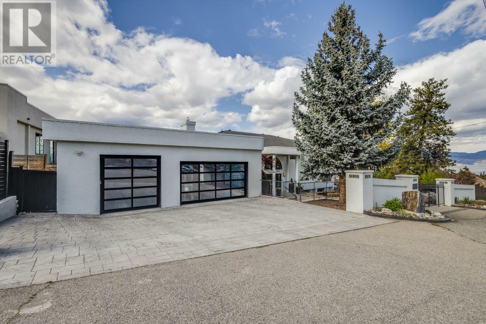 Property Photo: 4812 Lakeshore Place BC V1W 4H6