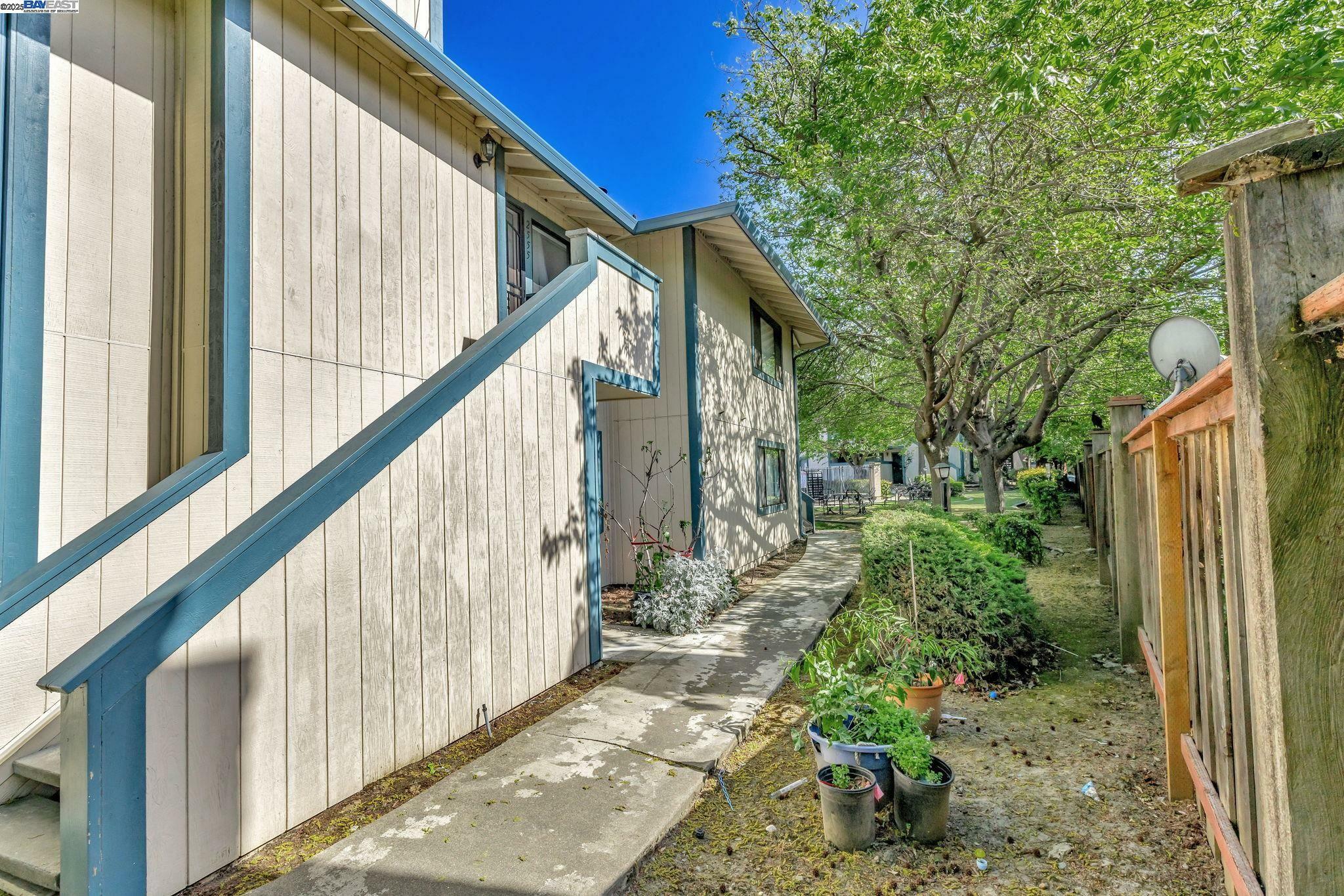 Property Photo: 2555 Copa Del Oro Dr CA 94587