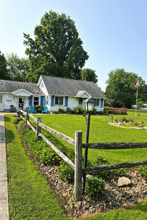 Property Photo: 1233 Gunton Drive PA 16415