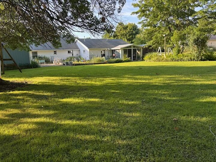 Property Photo: 1233 Gunton Drive PA 16415