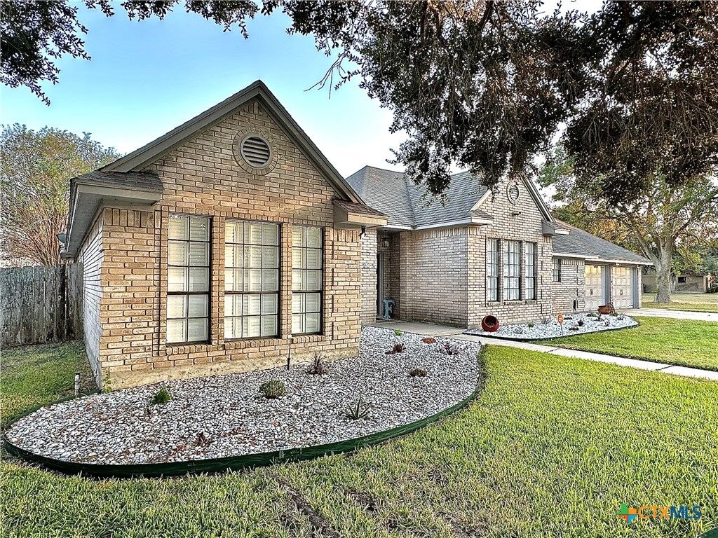 Property Photo: 203 Chimney Rock Drive TX 77904