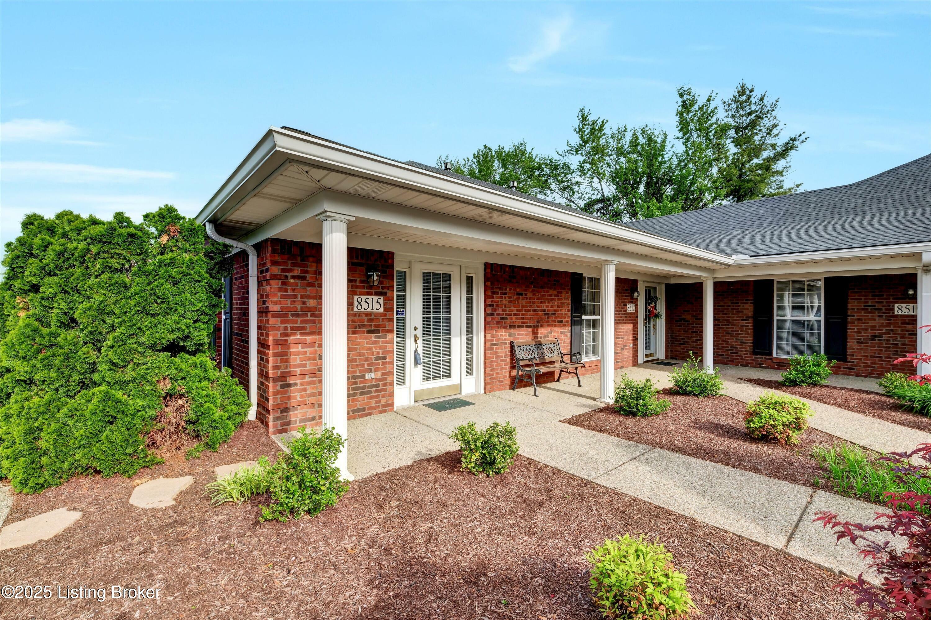 Property Photo: 8515 Aspen Glen Way KY 40228