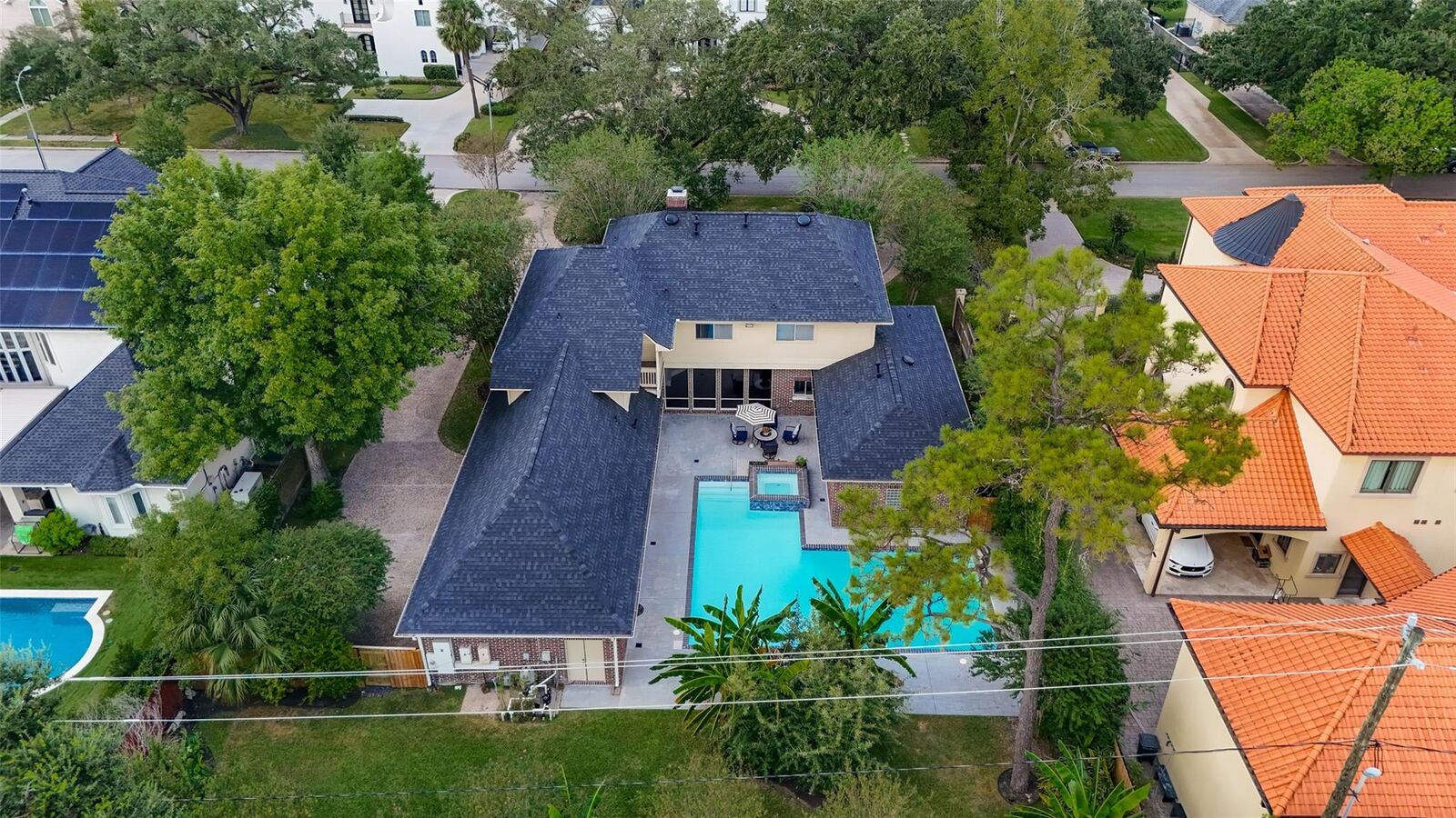 Property Photo: 5411 Pine Street TX 77401