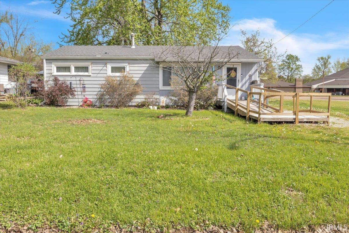 Property Photo: 913 Sheffield Drive IN 47710