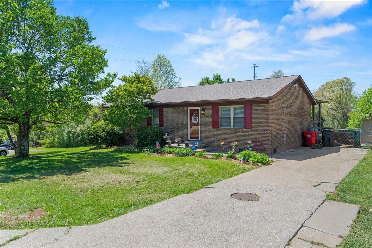 Property Photo: 120 Springside Court KY 40601