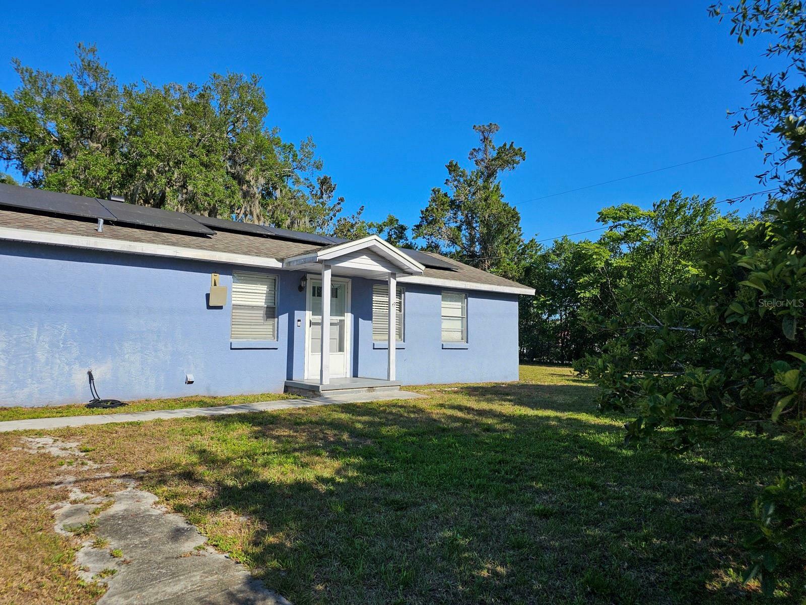Property Photo: 15 Estrella Road FL 32713