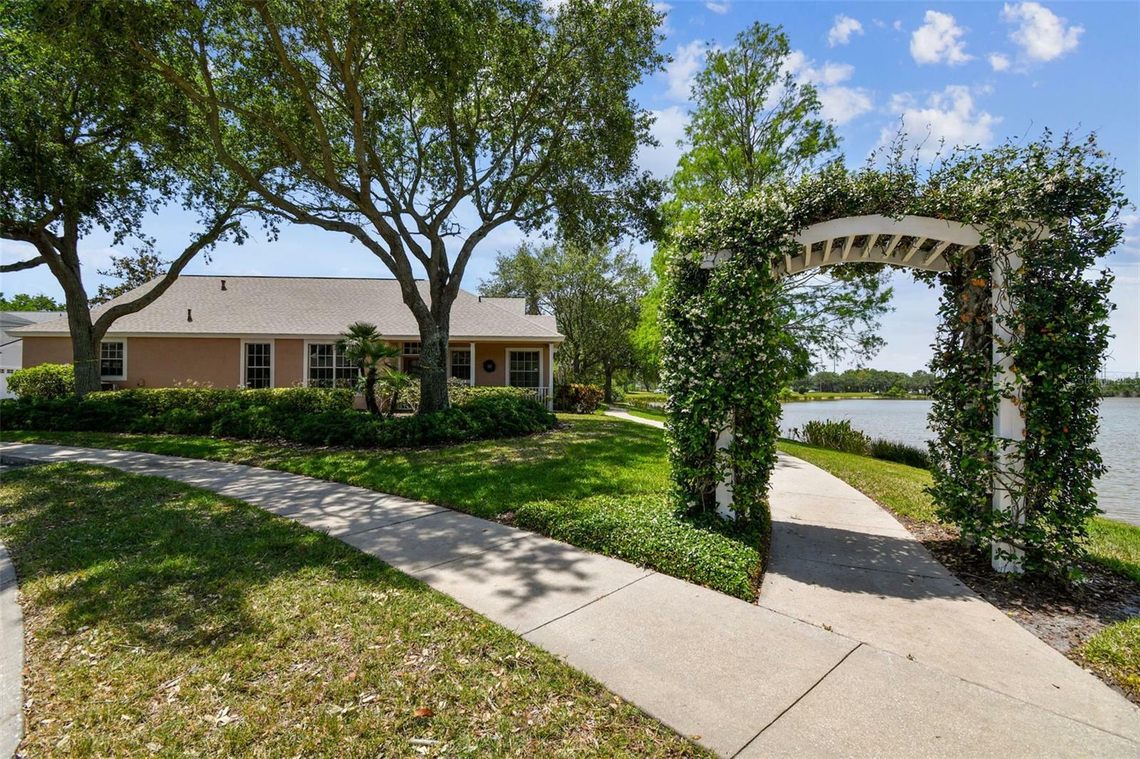Property Photo: 9101 Crystal Commons Way FL 33626