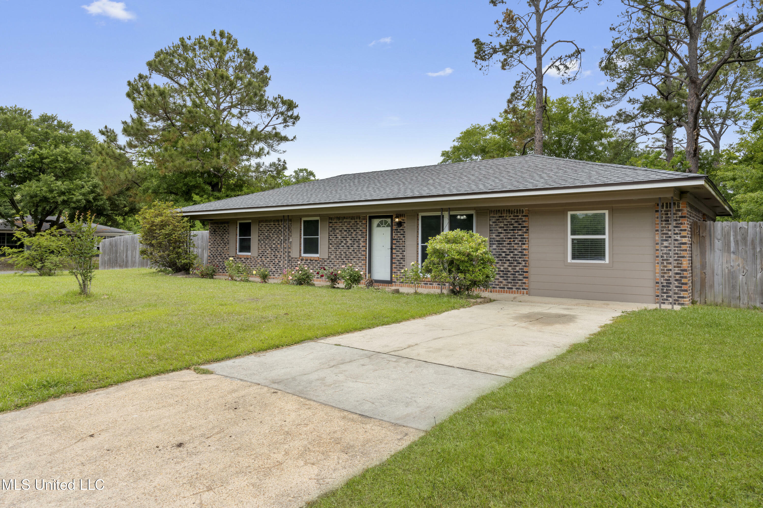 Property Photo: 100 Grand Teton Drive MS 39564