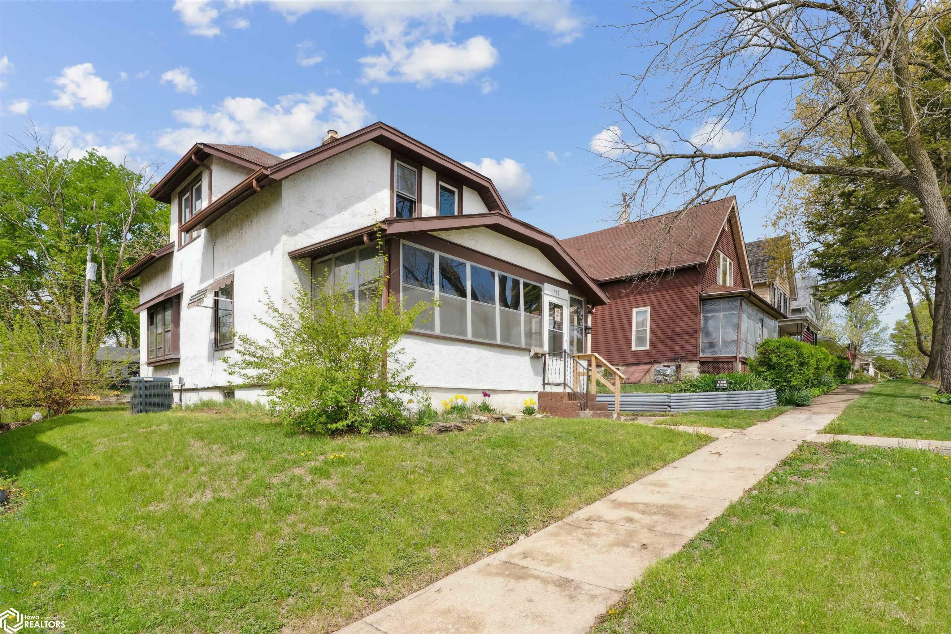 Property Photo: 519 S 8th Street IA 52601