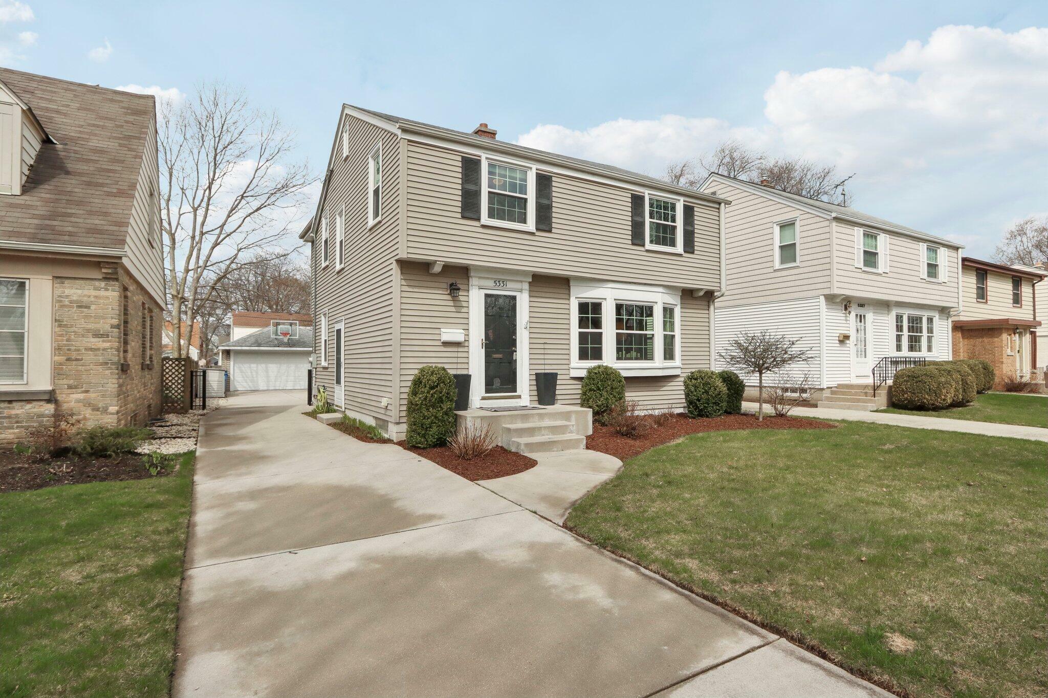 5331 N Kent Ave  Whitefish Bay WI 53217 photo