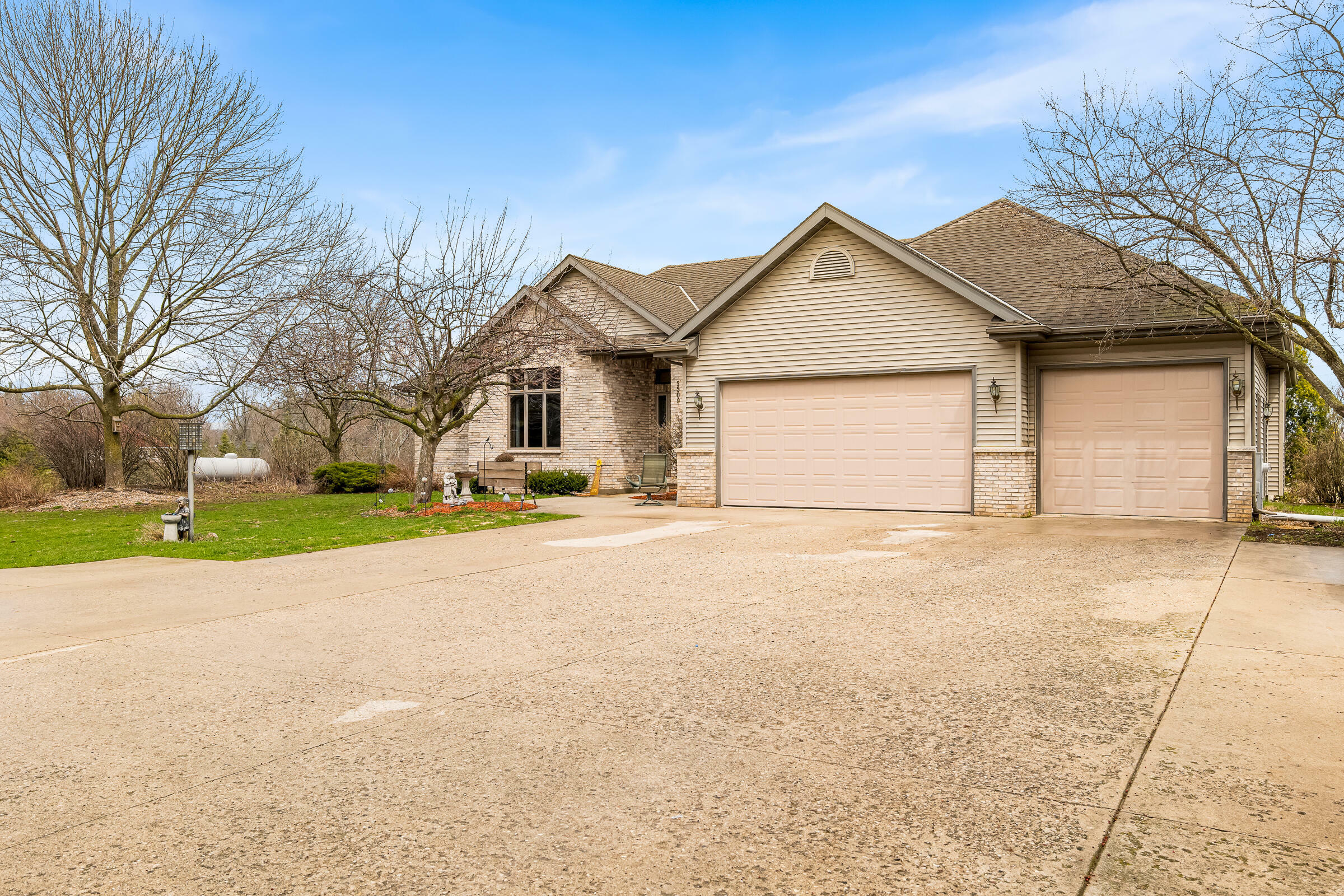Property Photo: 5509 Thunder Rd WI 54247