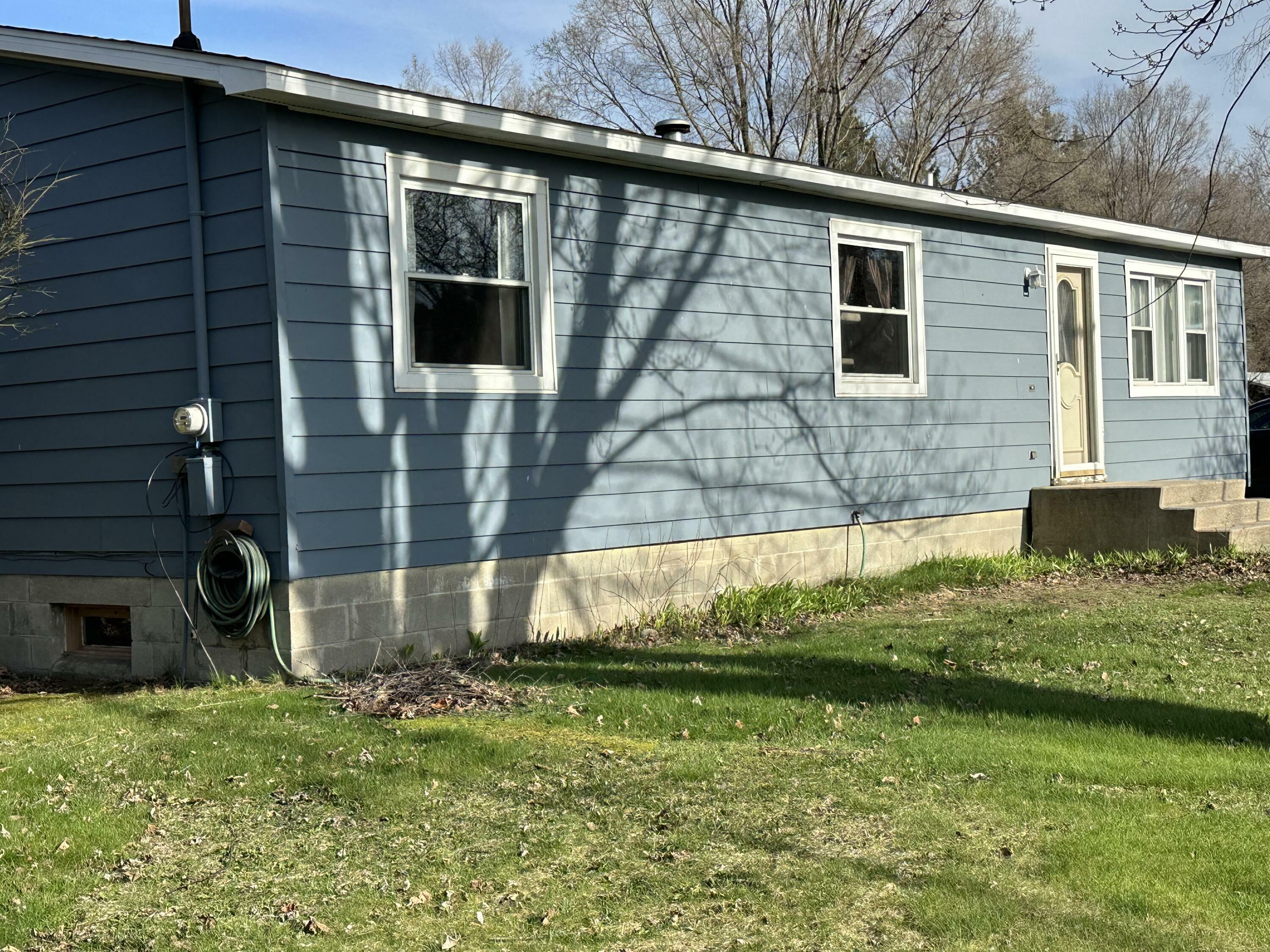 Property Photo: 2080 N Mears Street MI 49436