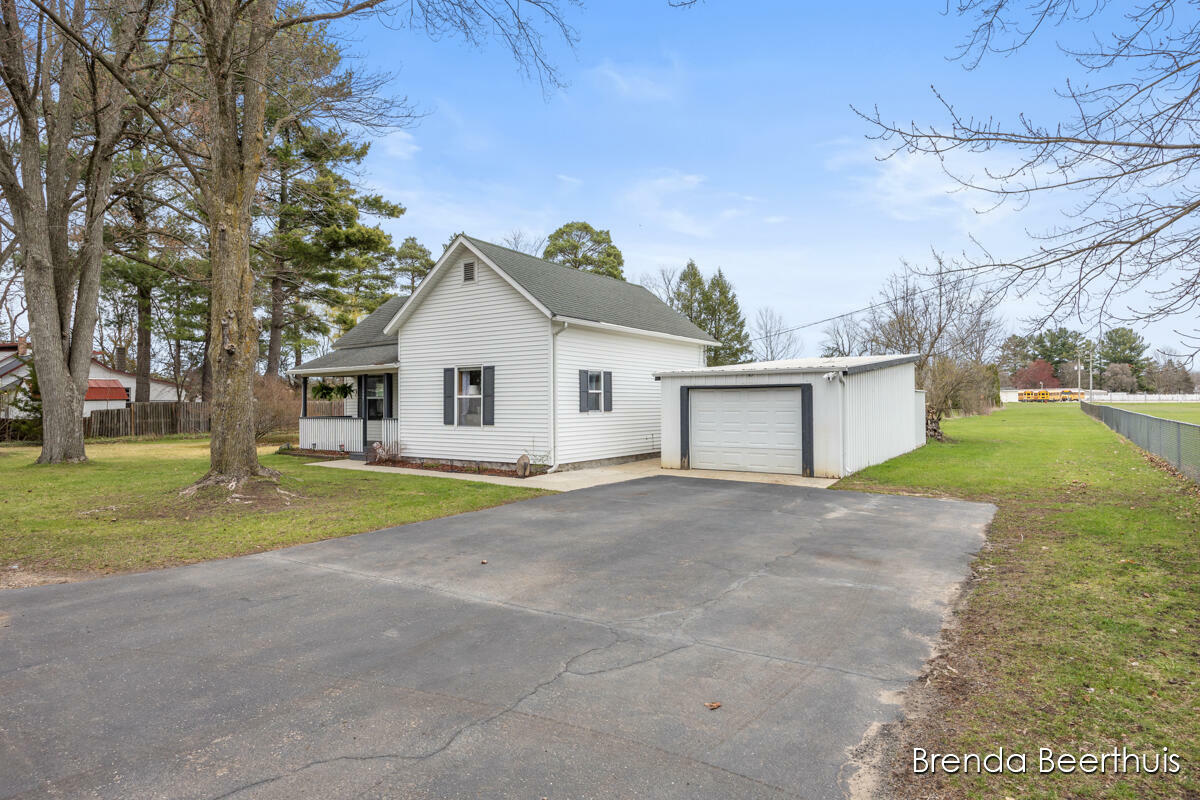 325 Cedar Street  Howard City MI 49329 photo