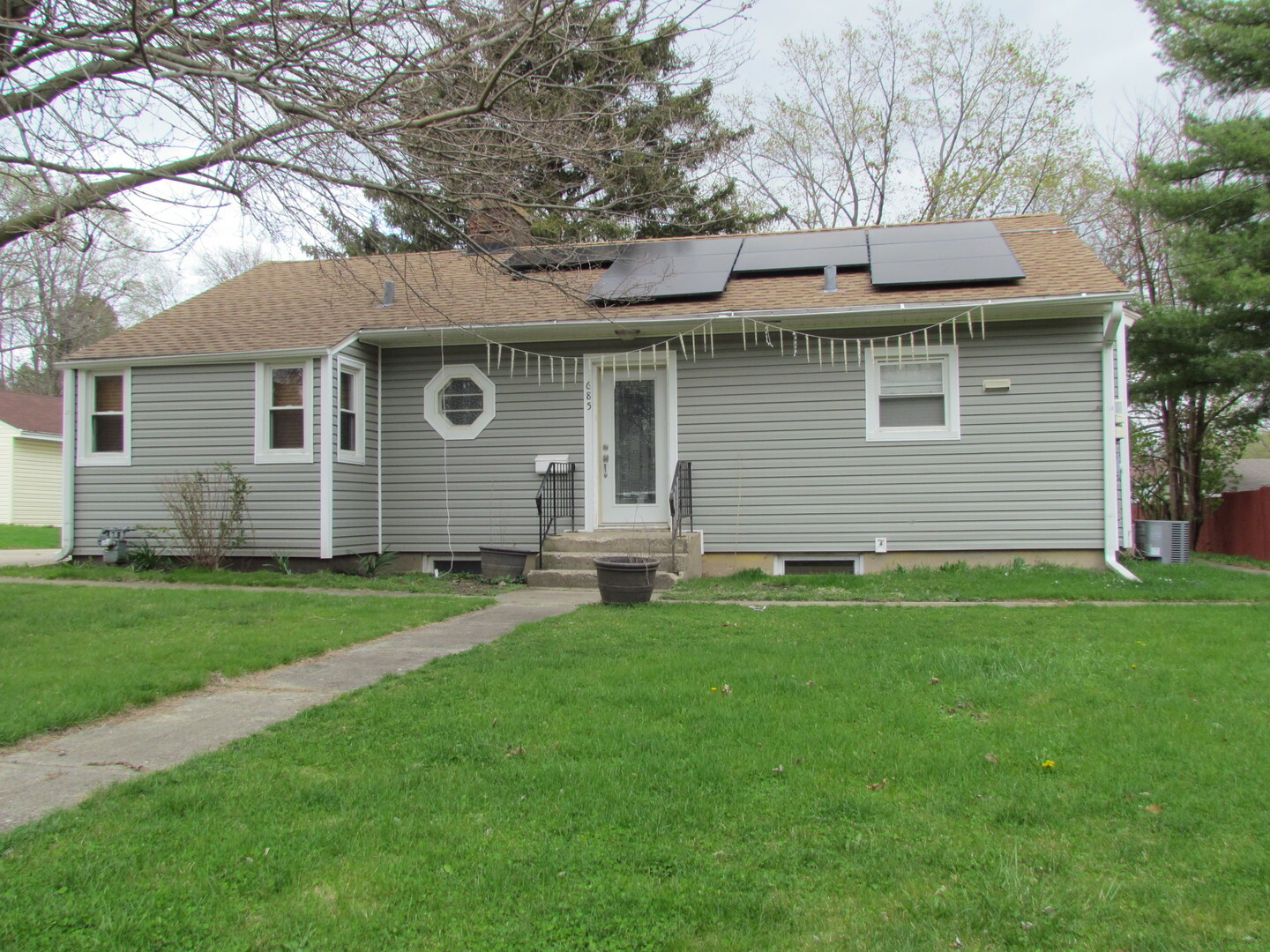 Property Photo: 685 Wood Street IL 60505