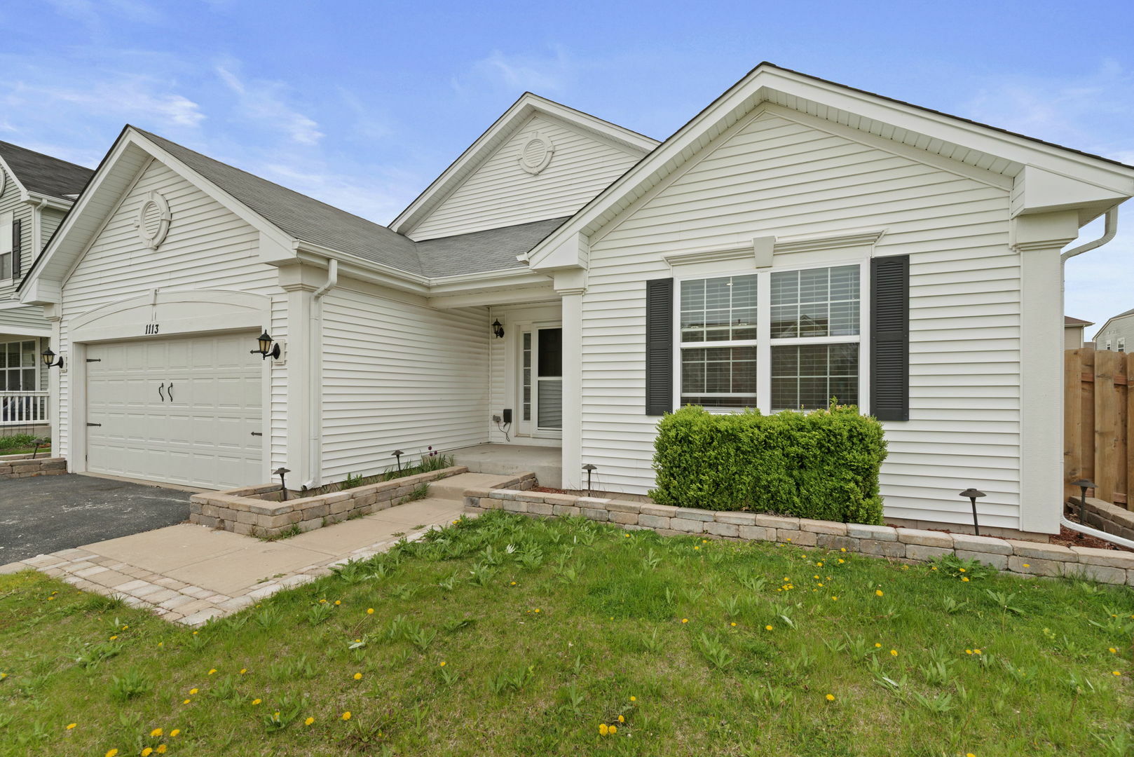 Property Photo: 1113 Daytona Way IL 60140