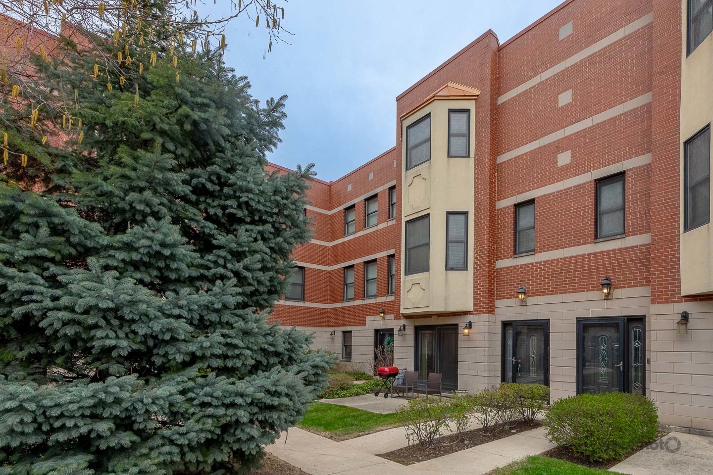Property Photo: 2340 W Adams Street 32 IL 60612