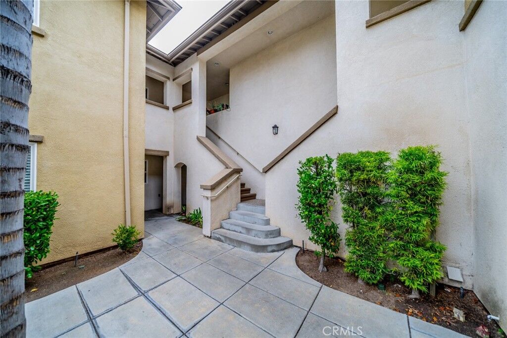 Property Photo: 26396 Arboretum Way 2906 CA 92563