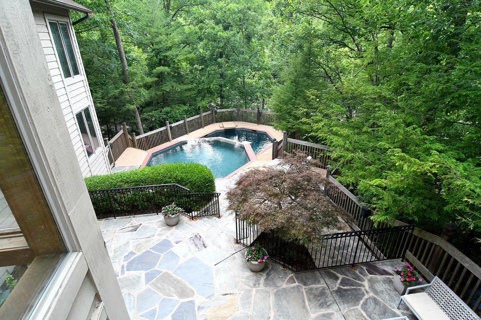 Property Photo: 1406 W Adams MO 63122
