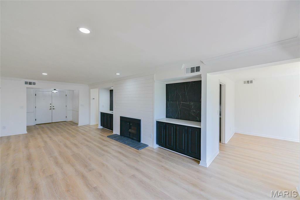Property Photo: 590 Sarah Lane 303 MO 63141
