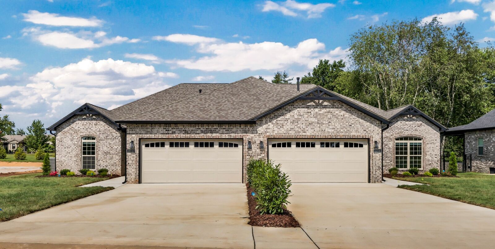 Property Photo: 1048 Veridian Drive Unit 20B TN 37043