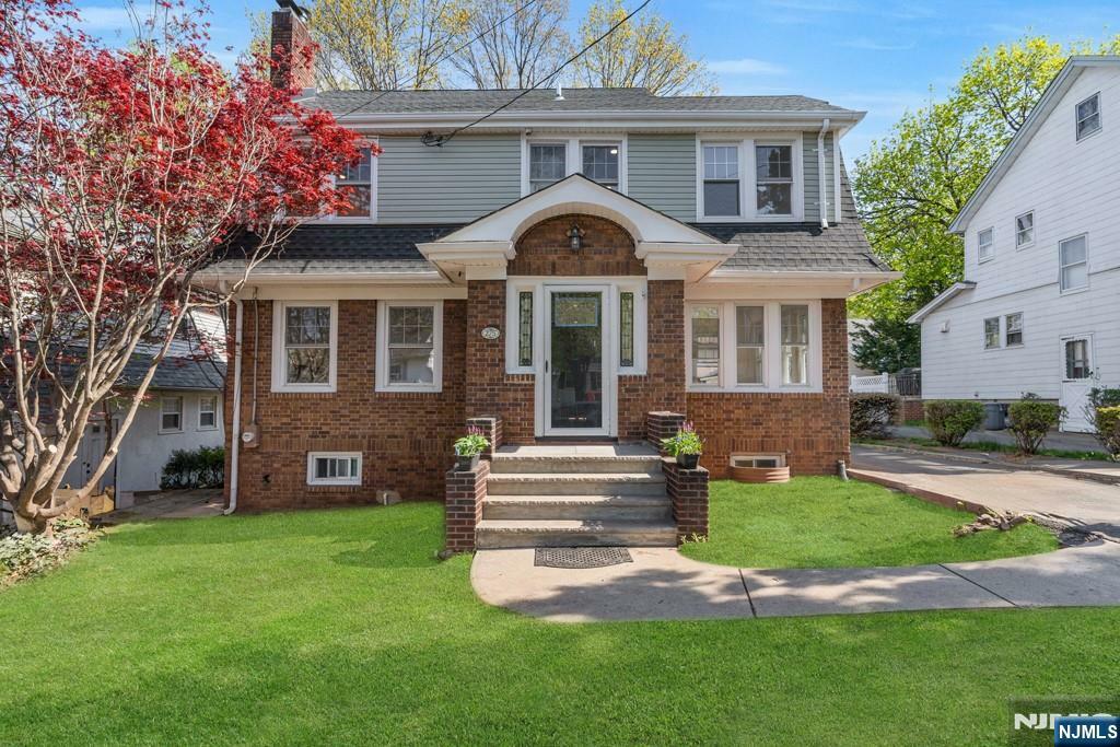 275 Carlton Terrace  Teaneck NJ 07666 photo
