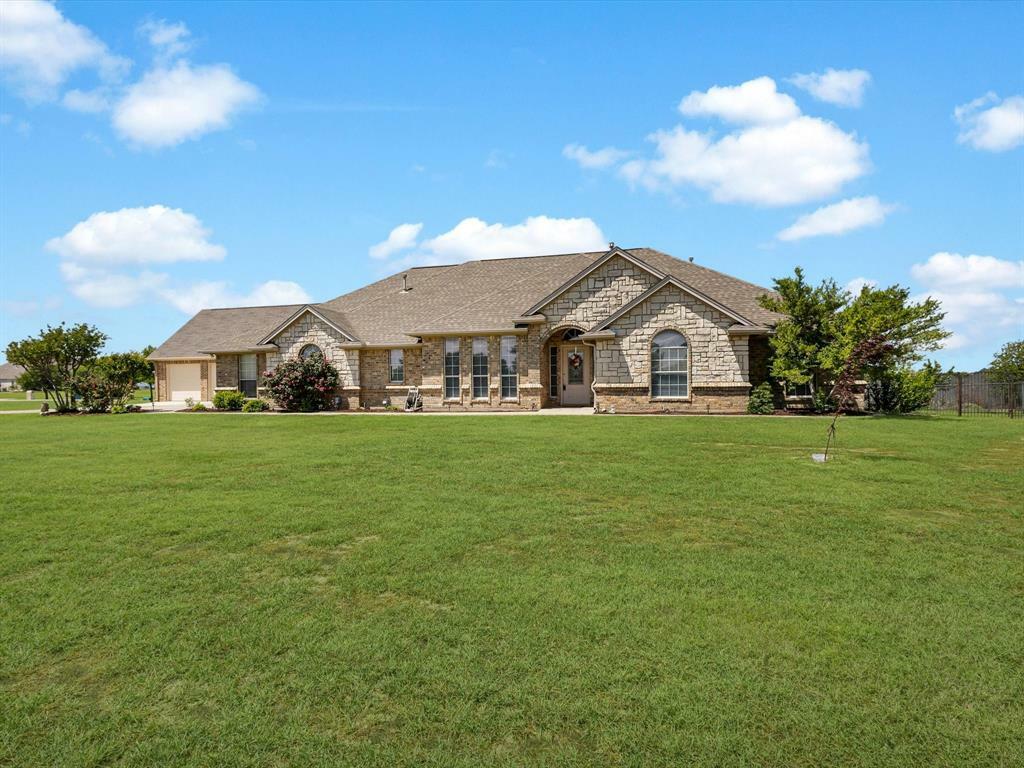 Property Photo: 3300 S Bay Breeze Lane TX 76179