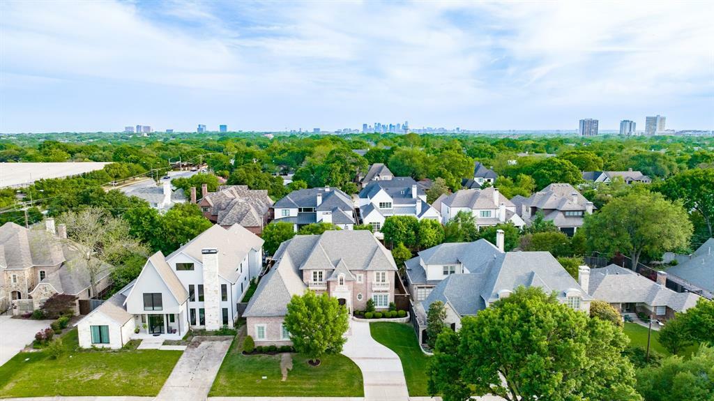 Property Photo: 6822 Aberdeen Avenue TX 75230