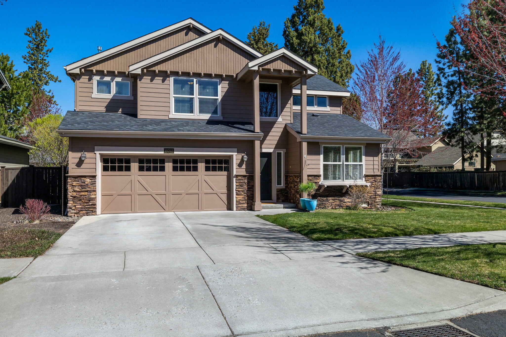 Property Photo: 19702 Harvard Place OR 97702