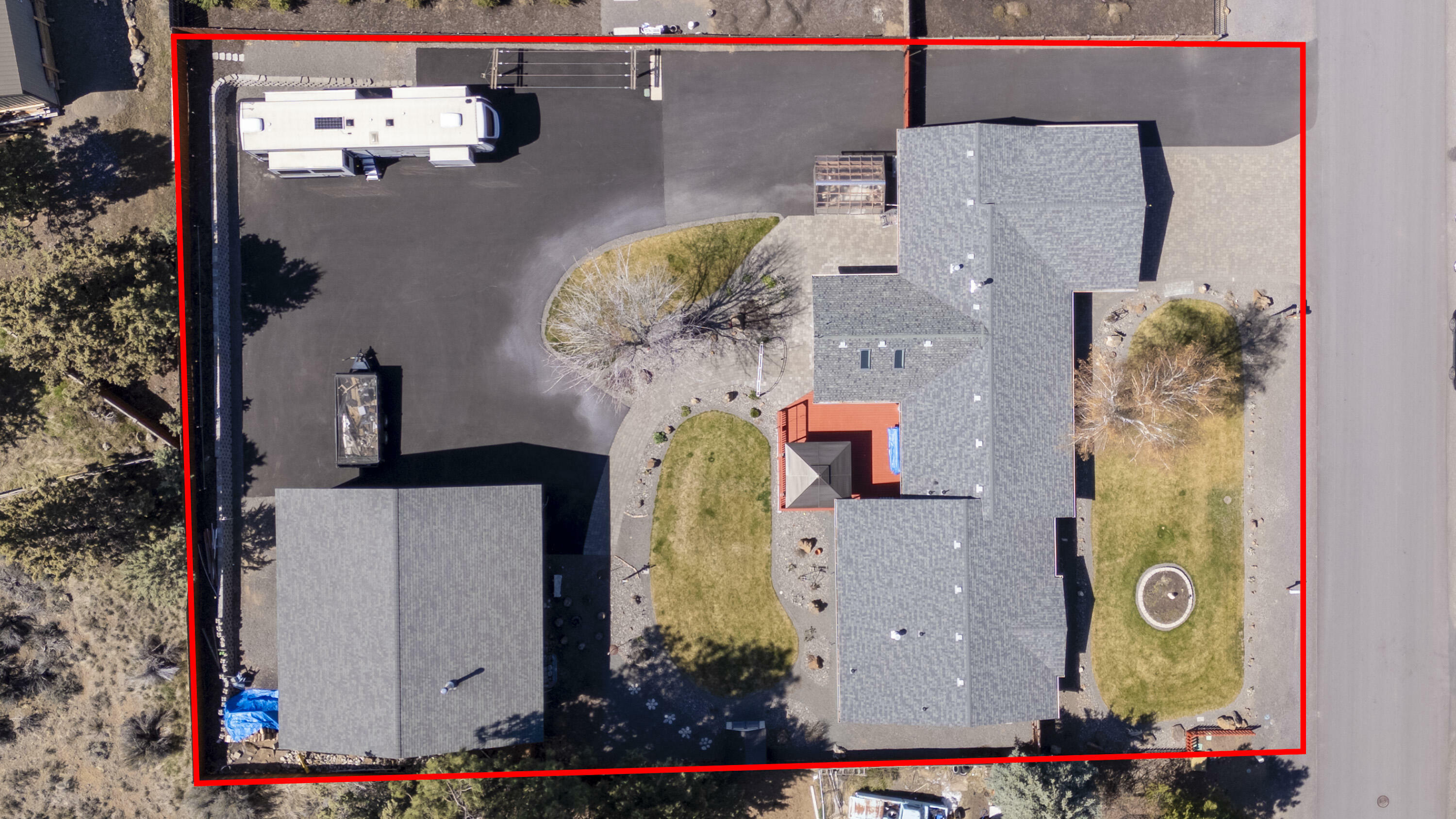 Property Photo: 20895 Desert Woods Drive OR 97702