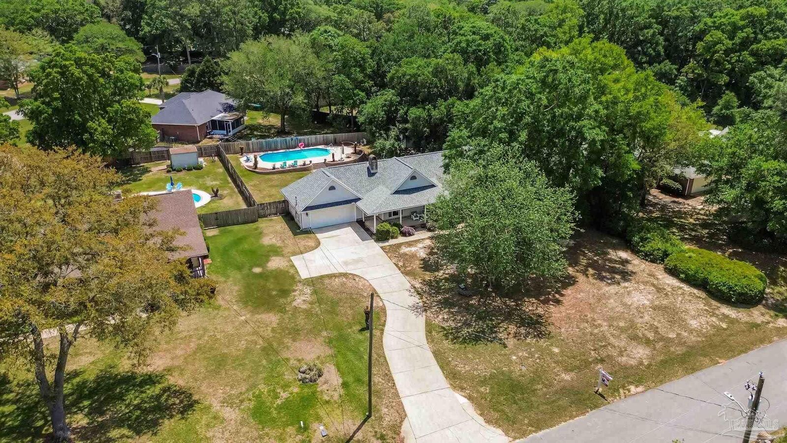 Property Photo: 5412 Rowe Trl FL 32571