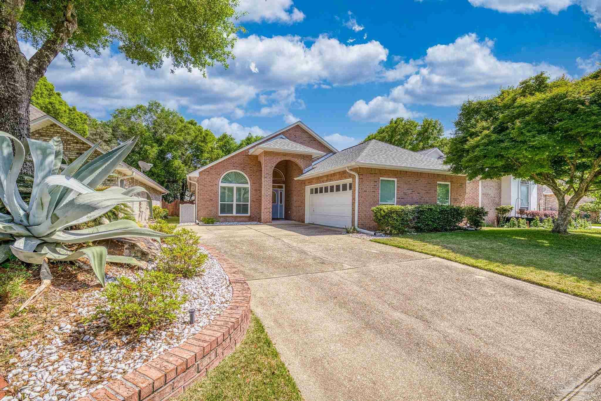 Property Photo:  9985 Rail Cir  FL 32507 