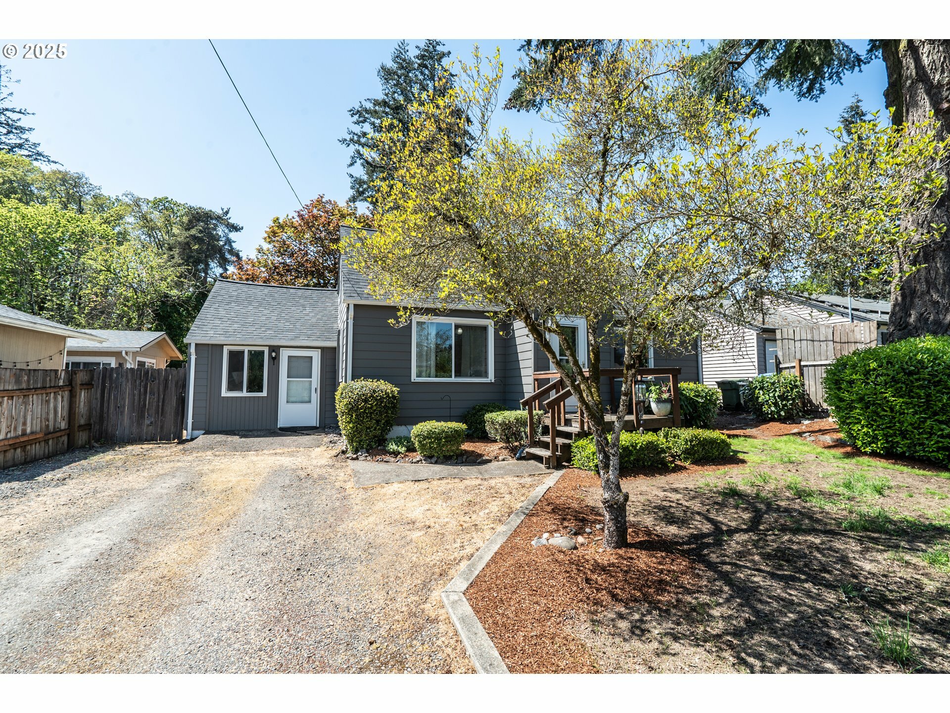 Property Photo: 3375 Neef Ave OR 97302