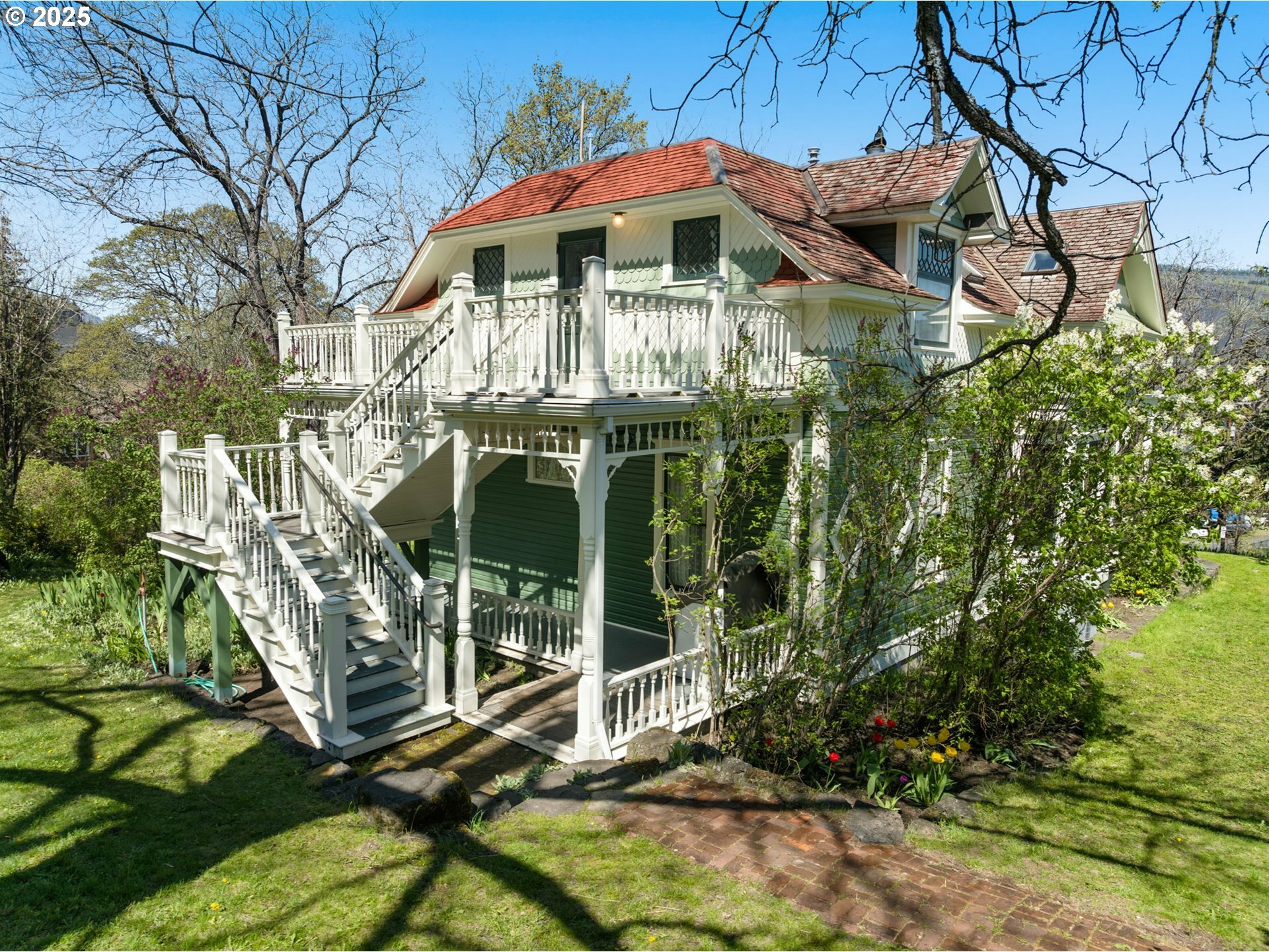 Property Photo: 704 3rd Ave OR 97040