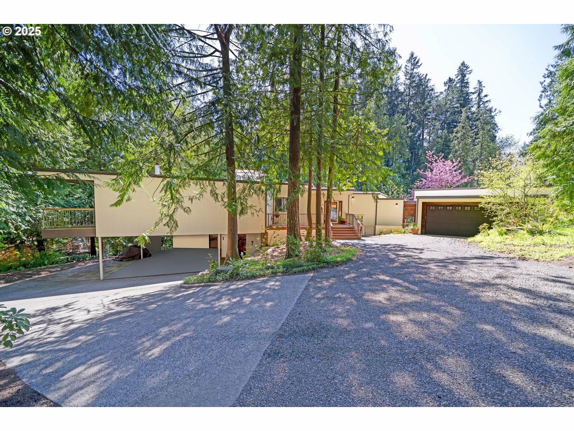 Property Photo: 9350 SW 165th Pl OR 97007
