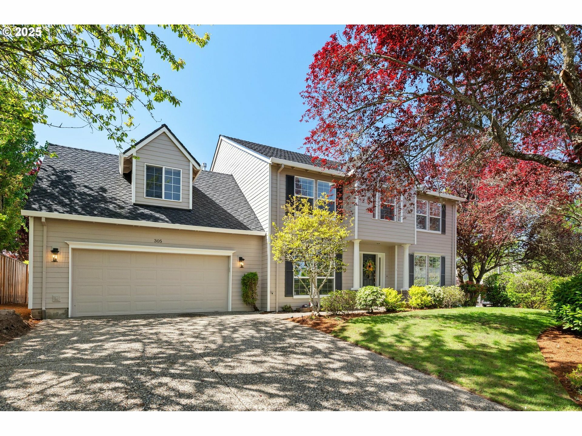 Property Photo: 305 SW 169th Pl OR 97006