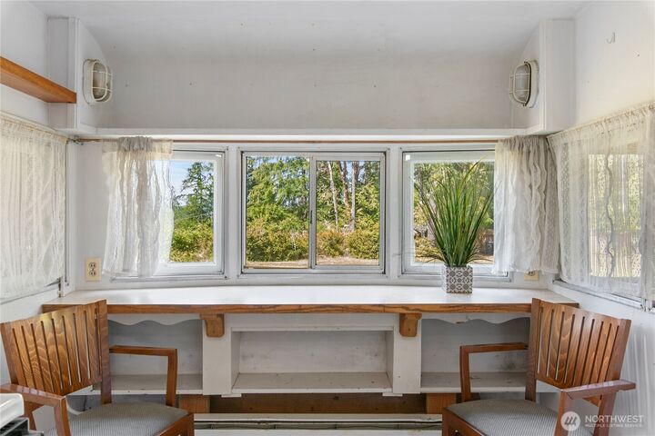 Property Photo: 250 E Hillside Drive WA 98528