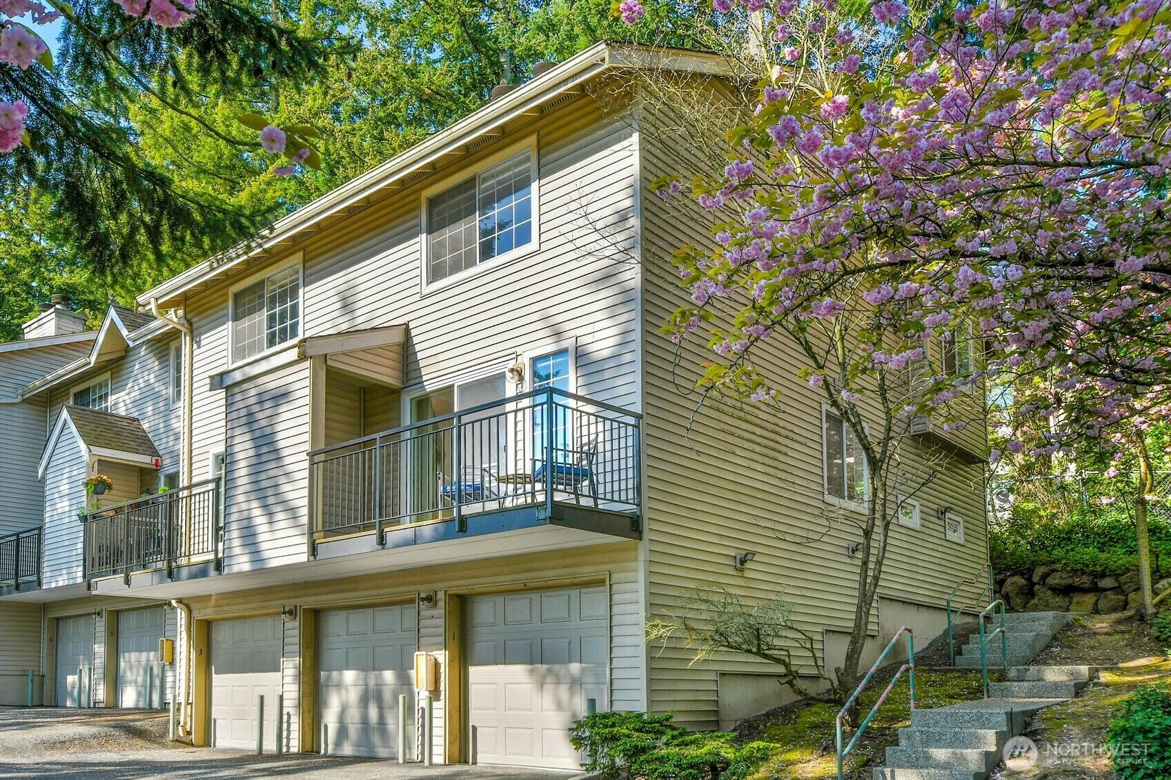 Property Photo: 8512 242nd Street SW 1 WA 98026
