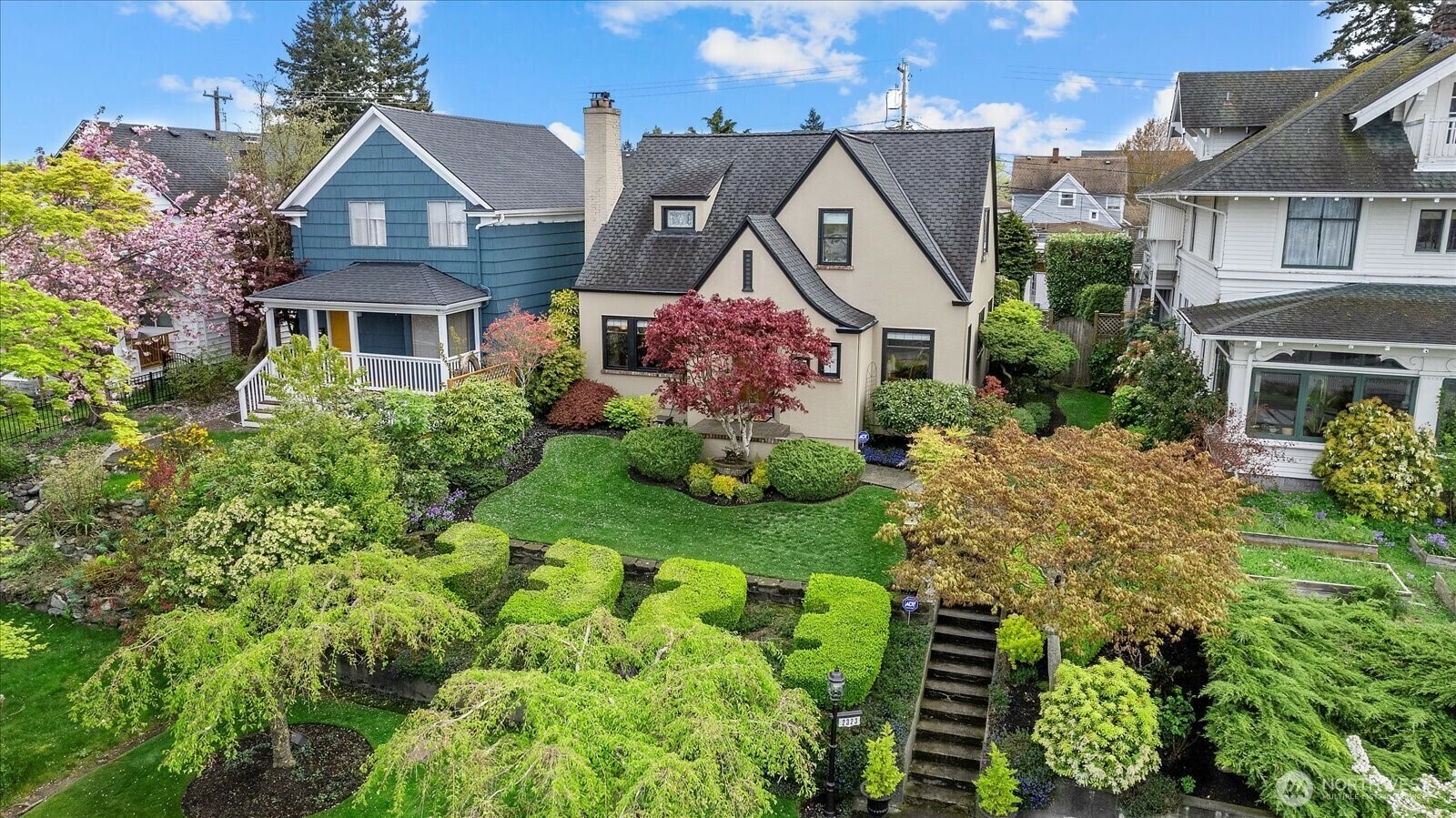 Property Photo: 2323 Rucker Avenue WA 98201