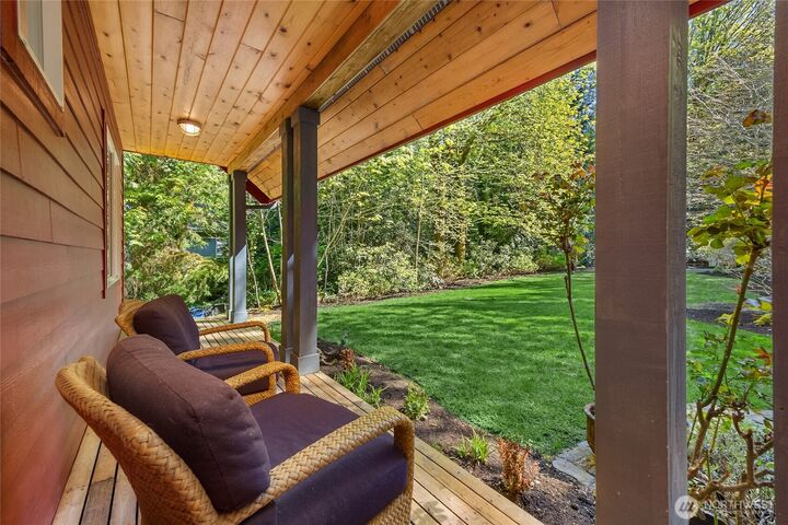 Property Photo: 8003 NE Hidden Cove Road WA 98110