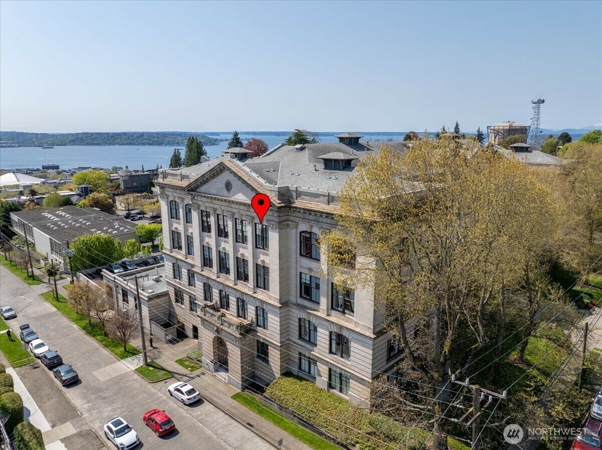 Property Photo: 201 Galer Street 524 WA 98109