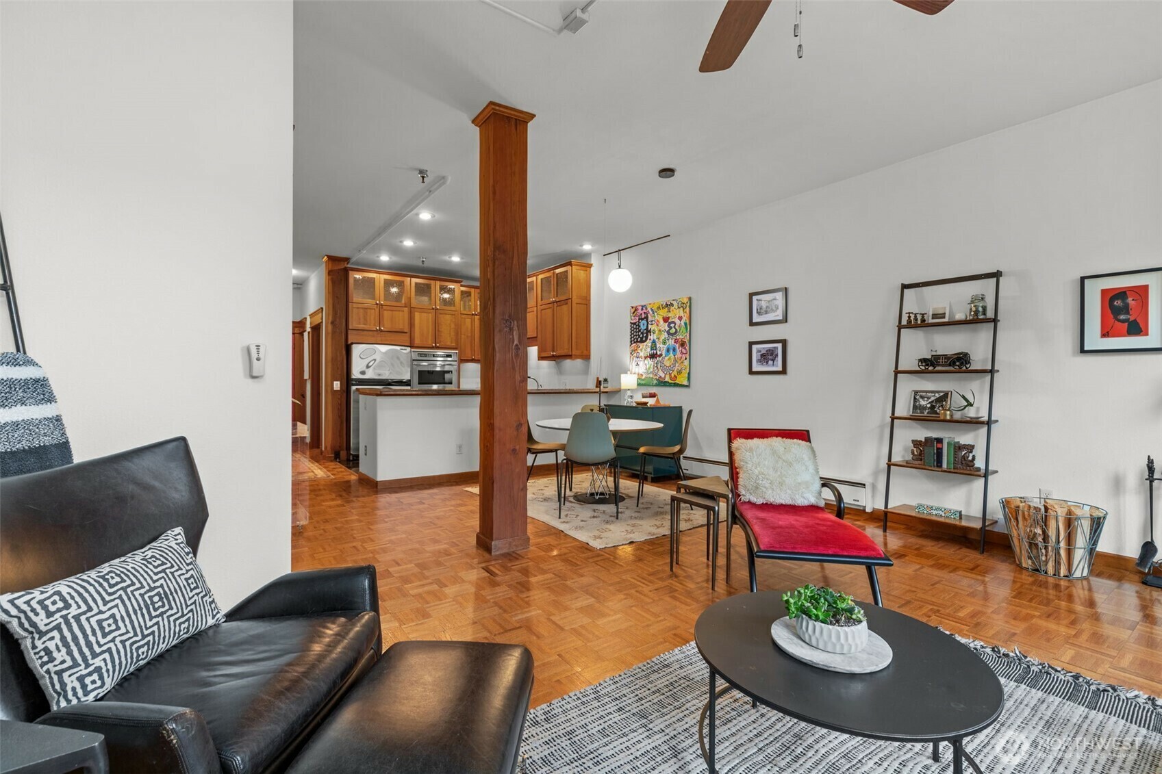 Property Photo: 1406 Harvard Avenue 8 WA 98122