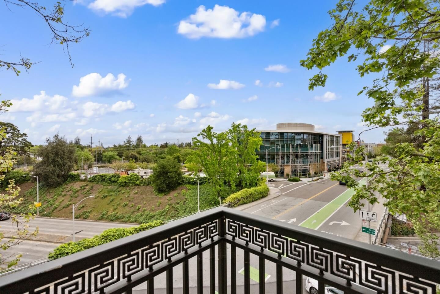 Property Photo: 200 Sheridan Avenue 307 CA 94306