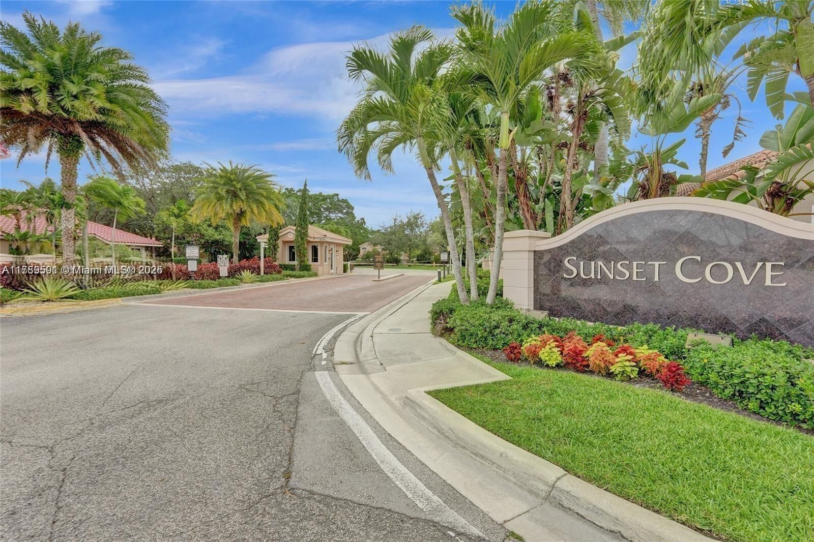 Property Photo:  10132 NW 4th Street  FL 33324 