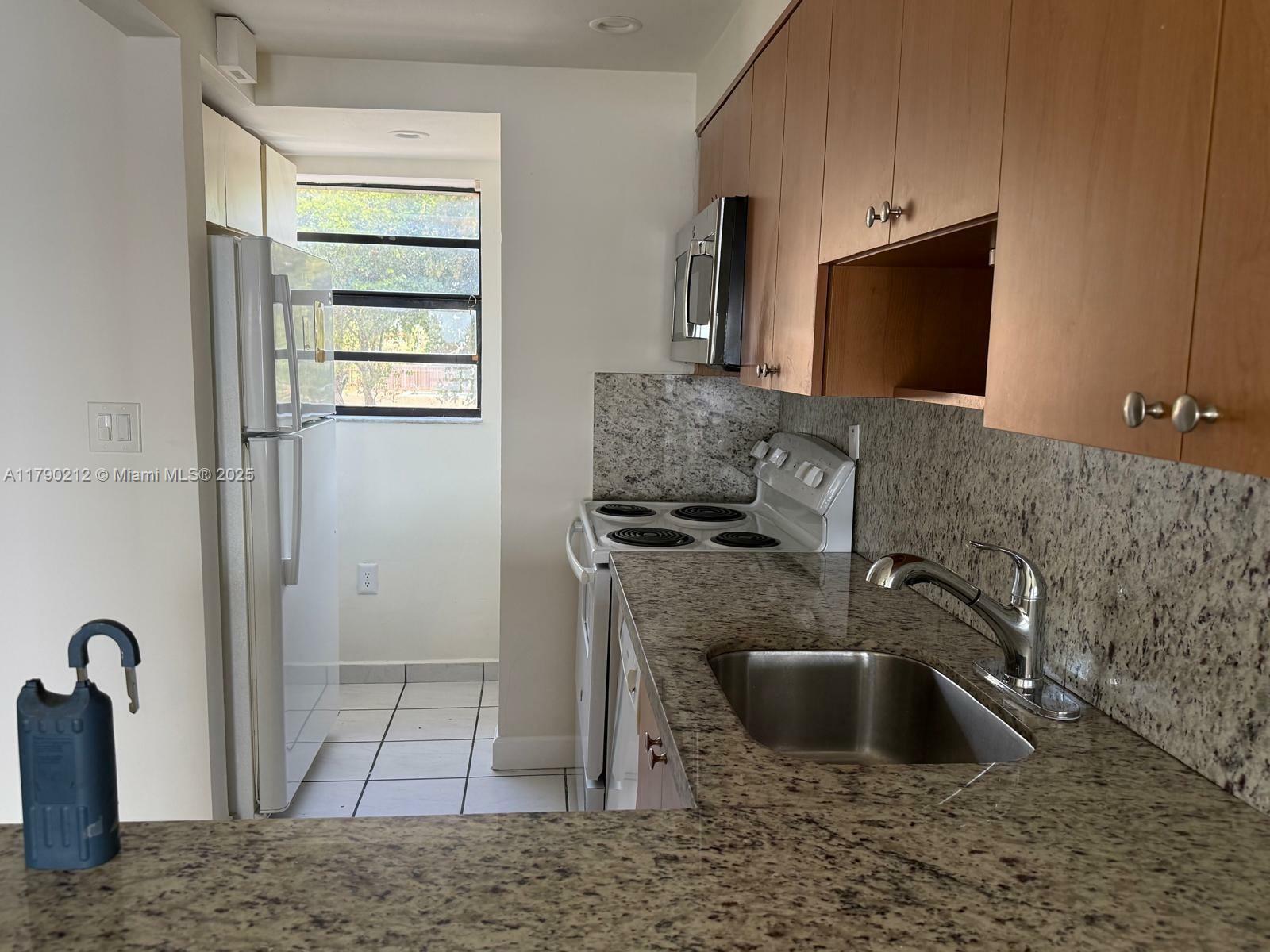 Property Photo: 2692 W 60th St 80 FL 33016