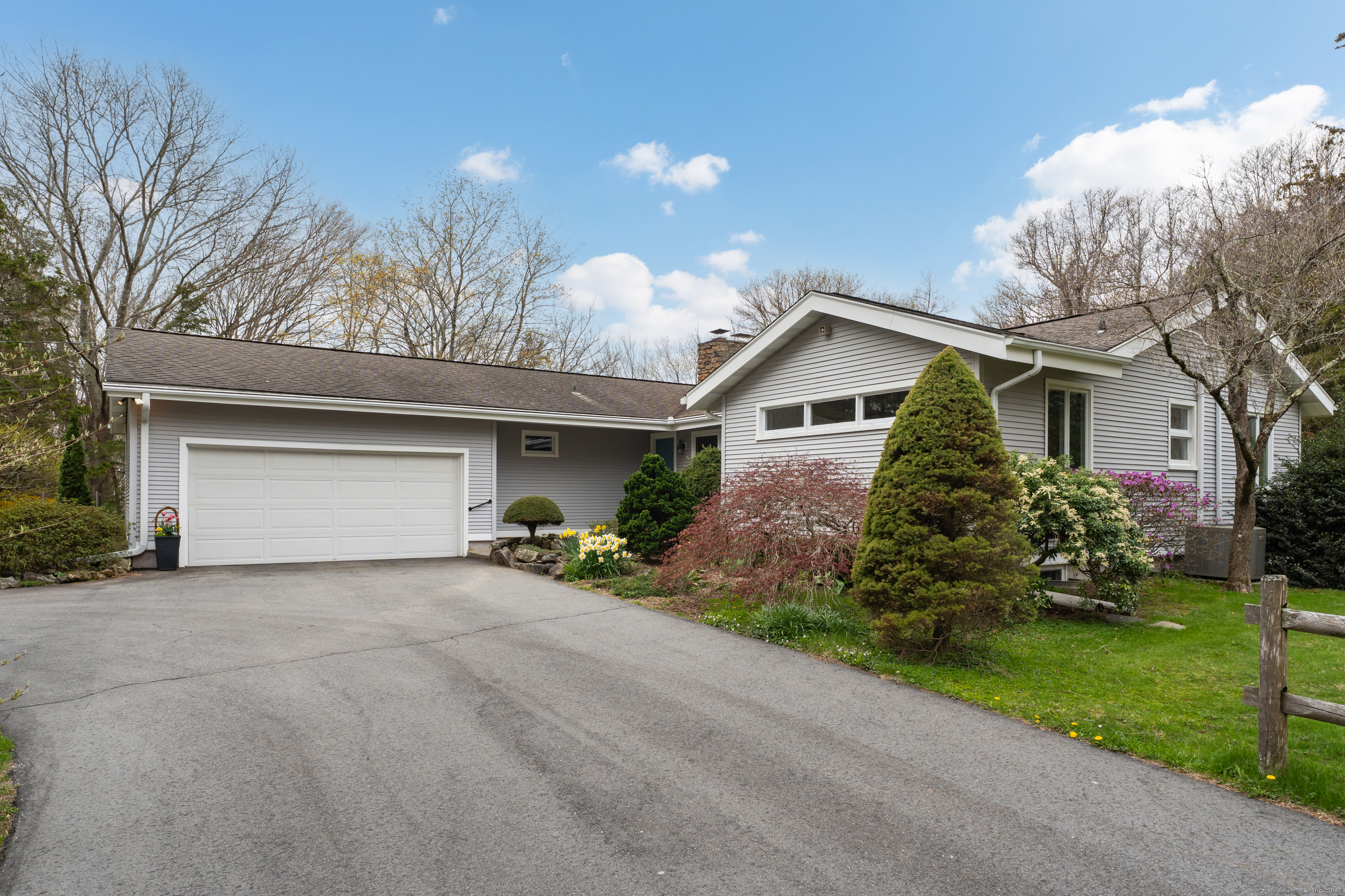 Property Photo:  150 High Meadow Road  CT 06437 