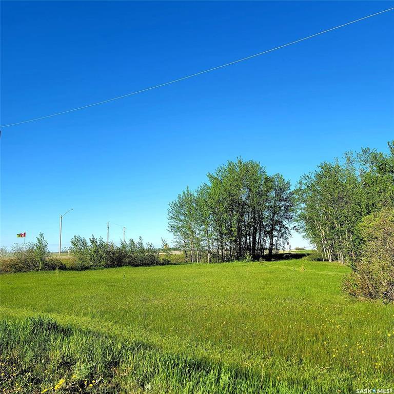 Property Photo: 725 Park Drive SK S0A 0L0