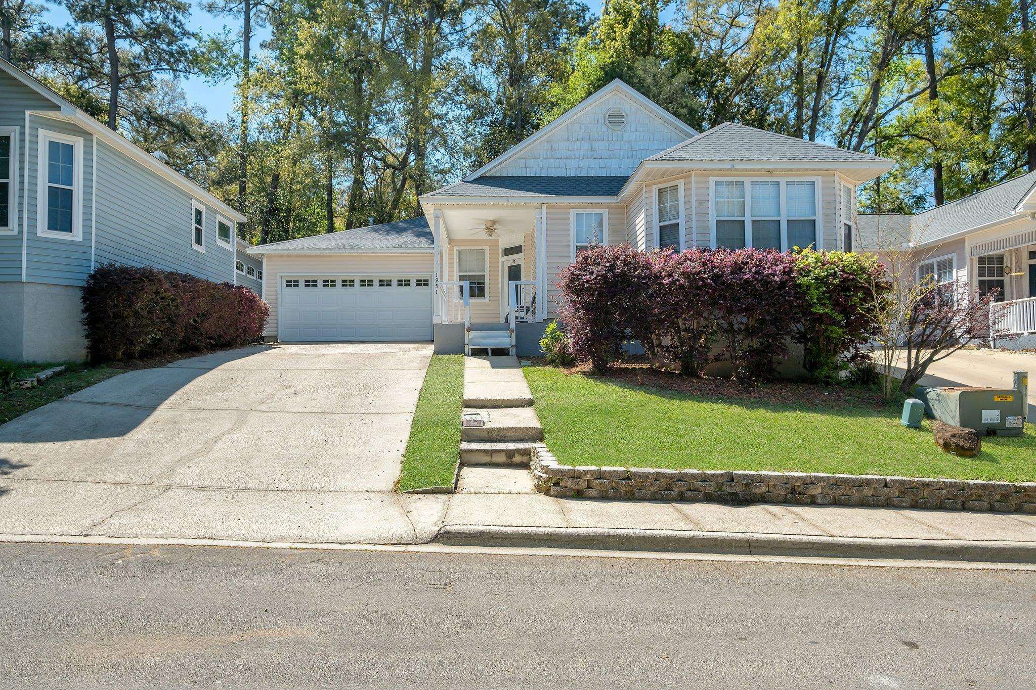 Property Photo: 1951 Mallory Square FL 32308