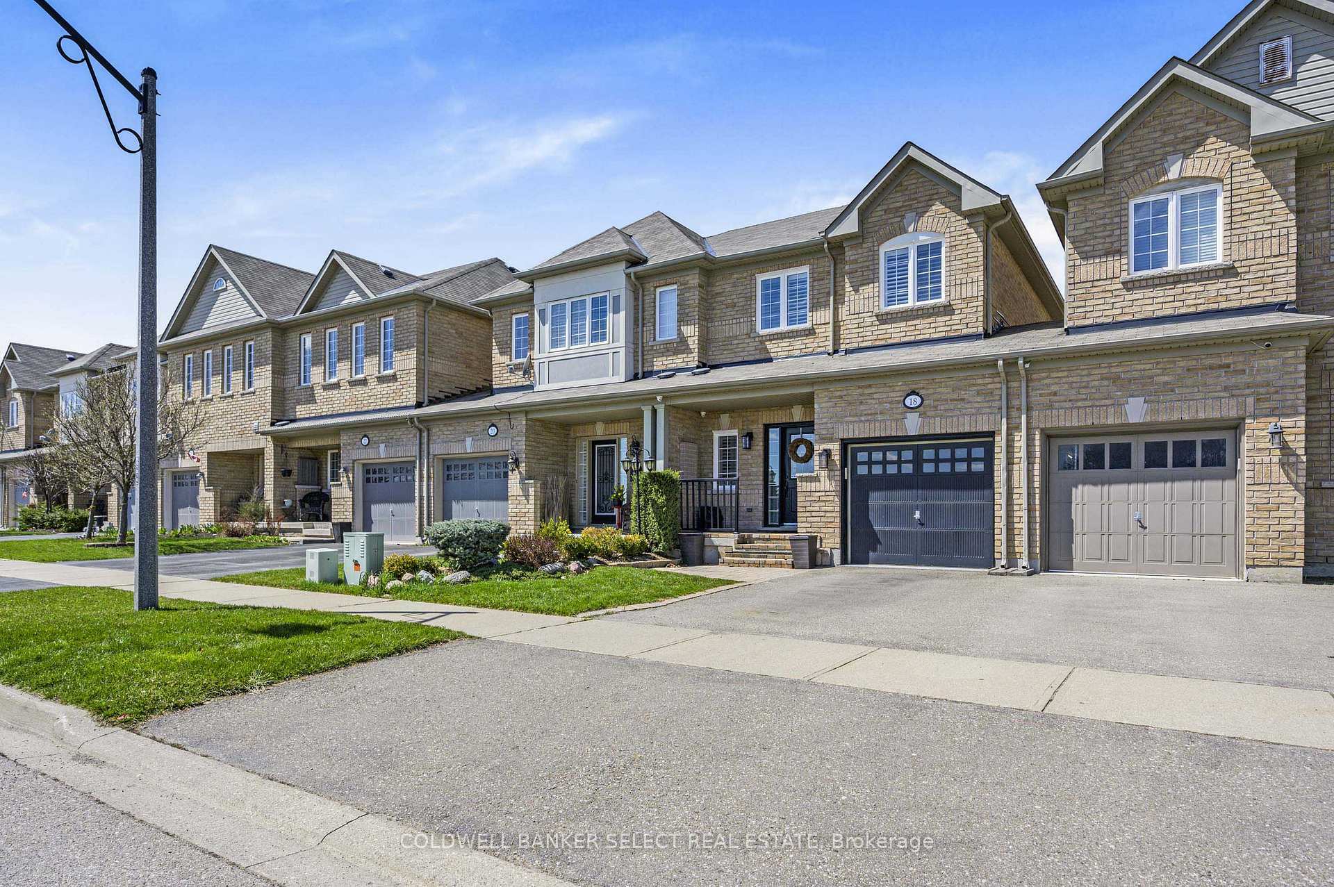 Photo de la propriété: 18 Chetholme Place ON L7G 0E1