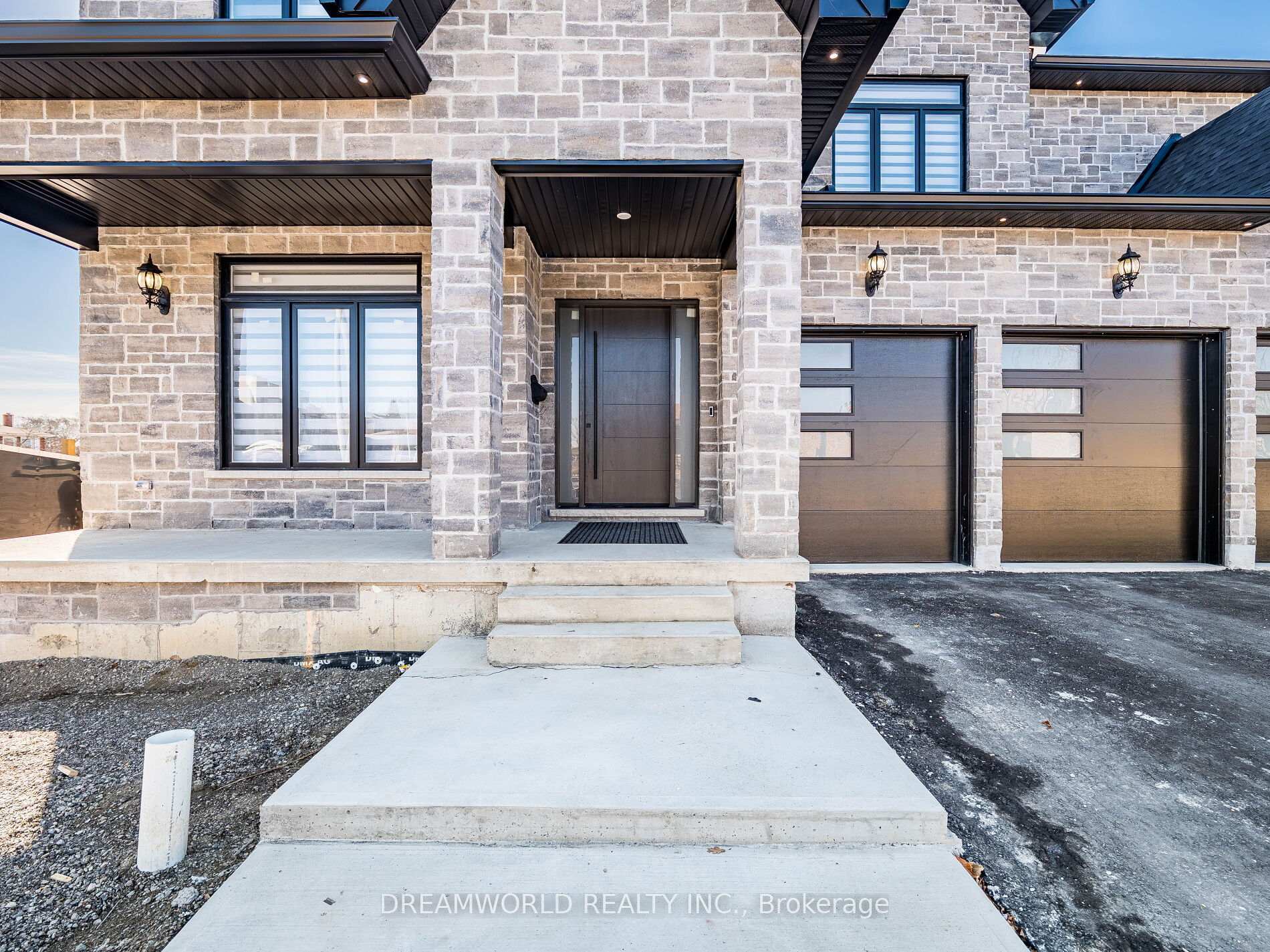 Property Photo: 7 Houston Road ON L4L 1V2